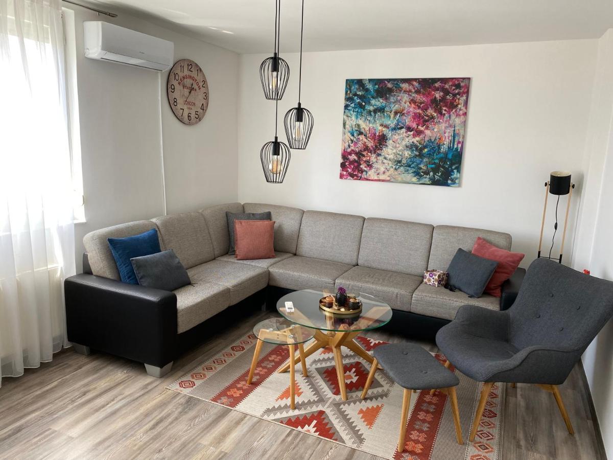 Lovely And Cosy 1-bedroom *
